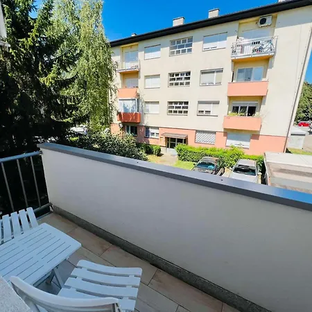Apartment Blcentar Standan 1 Spavaca Soba